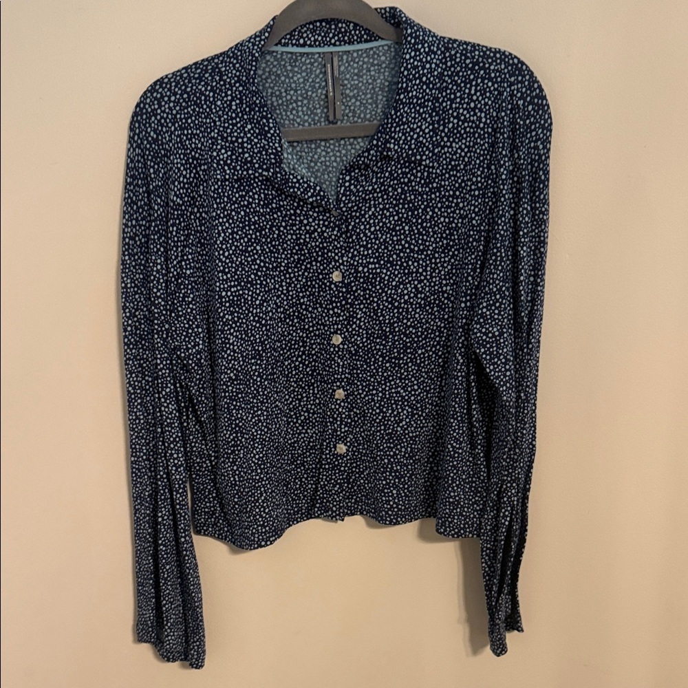 Anthropologie long sleeve button down women’s navy blue top size medium